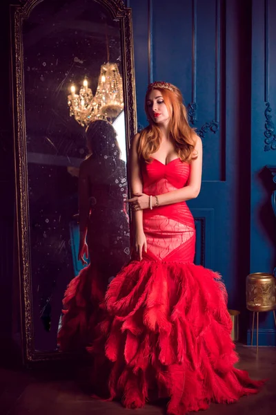 Femme Robe Rouge Magnifique Soirée Jolie Dame Holly Eve Femme — Photo