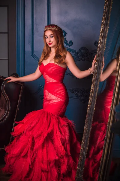 Femme Robe Rouge Magnifique Soirée Jolie Dame Holly Eve Femme — Photo