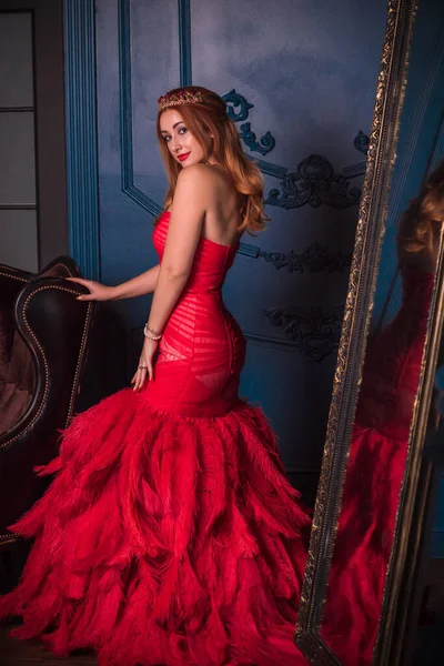 Mujer Vestido Rojo Precioso Por Noche Bonita Dama Holly Eve —  Fotos de Stock