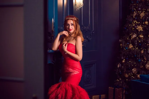 Femme Robe Rouge Magnifique Soirée Jolie Dame Holly Eve Femme — Photo