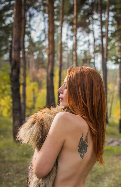 Zrzka Skandinávie Moderní Viking Žena Středověká Atmosféra Atraktivní Žena Středního — Stock fotografie