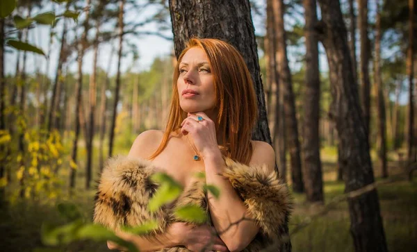 Rousse Scandinave Moderne Viking Femme Ambiance Médiévale Belle Femme Âge — Photo