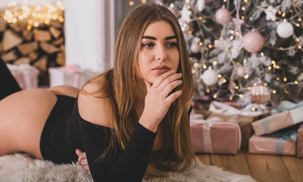 Zarte Hübsche Frau Weihnachtsstimmung Moderne Weibliche Schönheit Schöne Frau Mit — Stockfoto