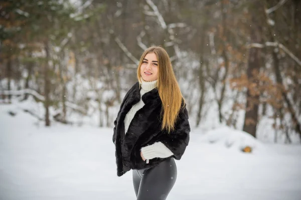 Nice Size Lady Nature Outono Época Inverno Menina Com Aparência — Fotografia de Stock