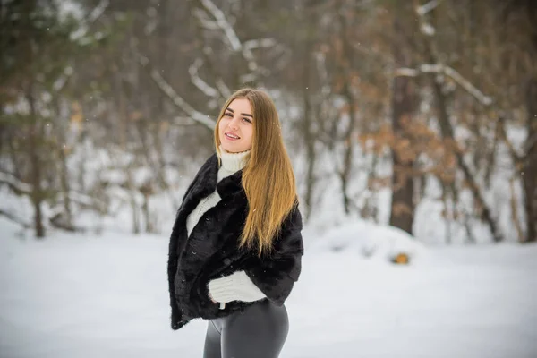 Nice Size Lady Nature Outono Época Inverno Menina Com Aparência — Fotografia de Stock