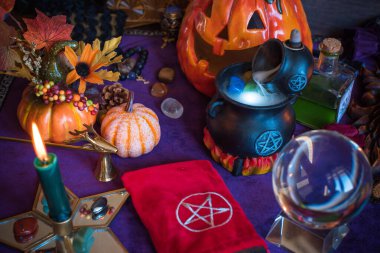 Tahmin konsepti. Eski sihir, Tarot kartları ve kehanet, falcılık sahnesi
