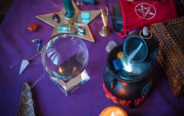Tahmin konsepti. Eski sihir, Tarot kartları ve kehanet, falcılık sahnesi