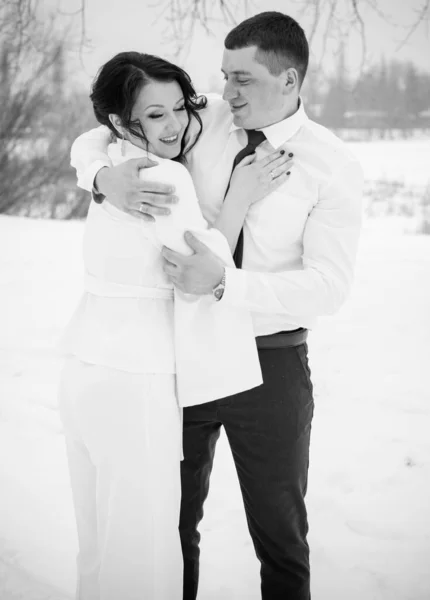 Happy Couple Having Fun Embracing Outdoors Snow Park Winter Magical — Stock Photo, Image