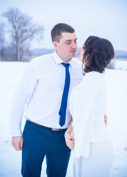 Happy Couple Having Fun Embracing Outdoors Snow Park Winter Magical — Stock Photo, Image