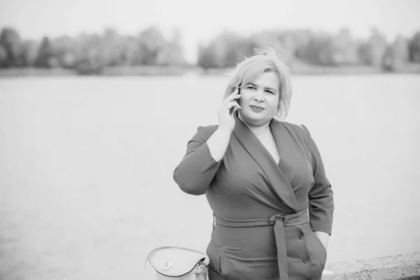 Bonito Retrato Dama Regordeta Estilo Vida Mujer Elegante Mujer Gordita —  Fotos de Stock