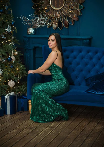 Mulher Comemora Natal Casa Férias Senhora Inverno Melhores Dias Momentos — Fotografia de Stock