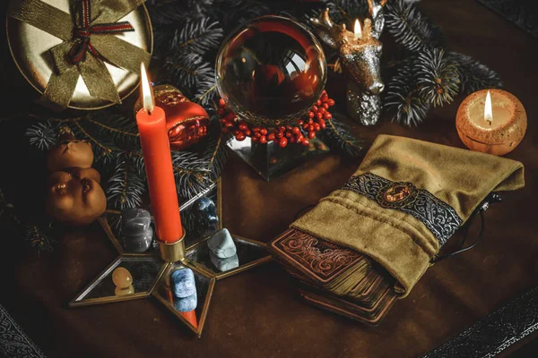 Kış tahmini, sihirli ayinler, Tarot kartları. Sihirli konsept