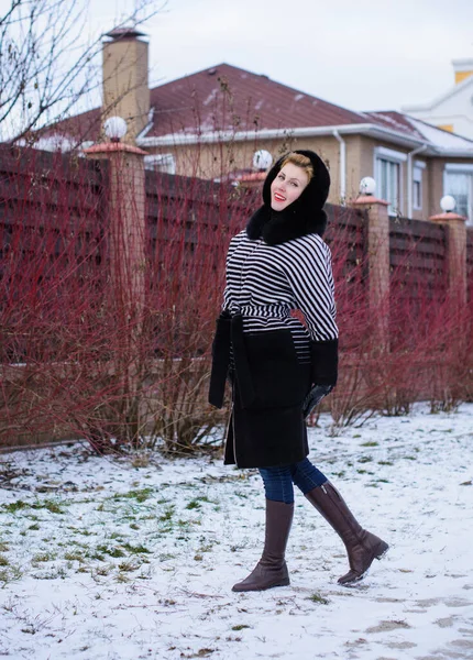 Conceito Férias Inverno Inspiração Tempo Frio Fadas Mulher Roupas Quentes — Fotografia de Stock