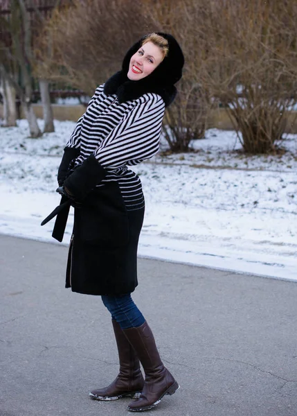 Conceito Férias Inverno Inspiração Tempo Frio Fadas Mulher Roupas Quentes — Fotografia de Stock