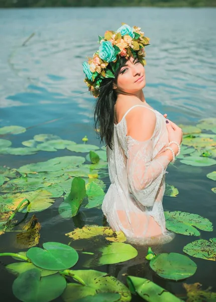 Sirena Chica Belleza Con Ninfa Vestido Encaje Pleno Verano Retrato — Foto de Stock