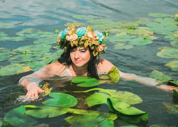 Sirena Chica Belleza Con Ninfa Vestido Encaje Pleno Verano Retrato — Foto de Stock