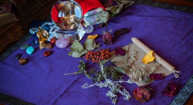 Mum büyüsü, döküm ve temizleme aurası mum ve mumla, aşk büyüsü, eski Avrupa büyüsü