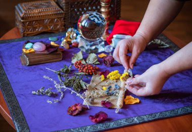 Mum büyüsü, döküm ve temizleme aurası mum ve mumla, aşk büyüsü, eski Avrupa büyüsü