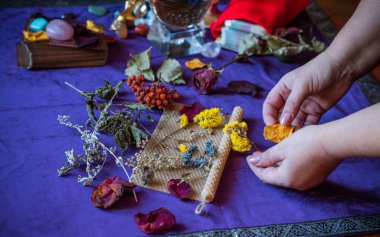 Mum büyüsü, döküm ve temizleme aurası mum ve mumla, aşk büyüsü, eski Avrupa büyüsü