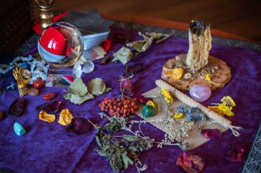 Mum büyüsü, döküm ve temizleme aurası mum ve mumla, aşk büyüsü, eski Avrupa büyüsü