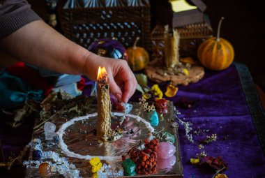 Mum büyüsü, döküm ve temizleme aurası mum ve mumla, aşk büyüsü, eski Avrupa büyüsü