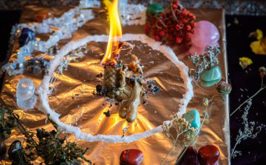 Mum büyüsü, döküm ve temizleme aurası mum ve mumla, aşk büyüsü, eski Avrupa büyüsü