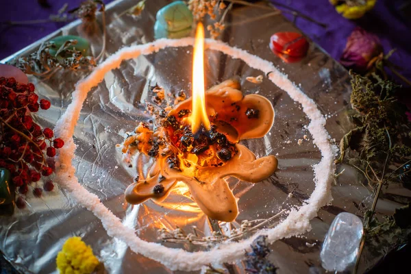 캐스팅 깨끗하게 밀랍과 촛불로 오라를 유럽의 — 스톡 사진