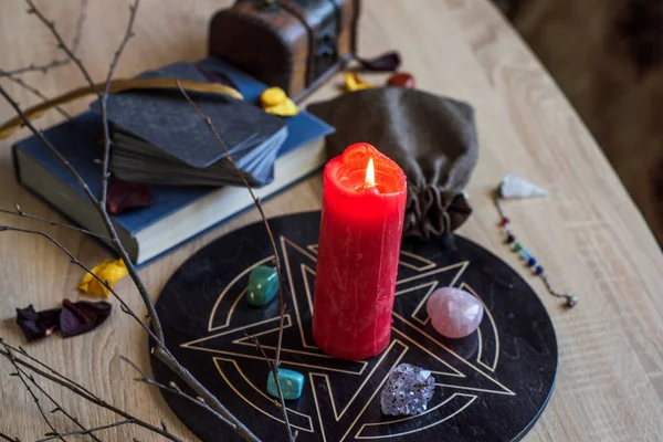 Altar Pentagram Attract Love Happiness Candle Stones Tarot Cards Witchcraft — Stock fotografie