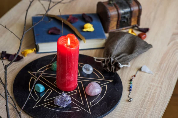 Altar Pentagram Attract Love Happiness Candle Stones Tarot Cards Witchcraft — Stock Fotó