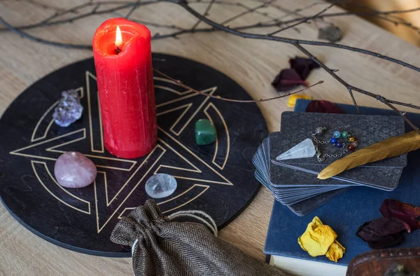 Altar Pentagram Attract Love Happiness Candle Stones Tarot Cards Witchcraft — Stockfoto