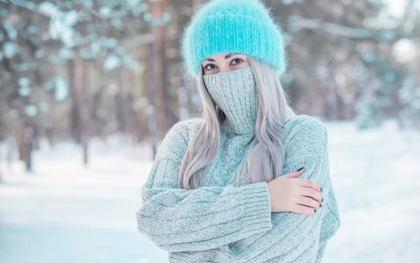 Mujer Suéter Máscara Lana Aire Libre Ideas Inteligentes Para Tiempo — Foto de Stock