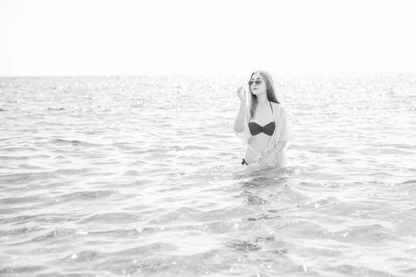 Woman Rest Having Fun Sea Good Mood Vacation Warm Weather — Stock Photo, Image