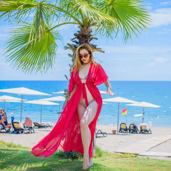 Mulher Descansar Divertir Mar Bom Humor Férias Tempo Quente Turista — Fotografia de Stock