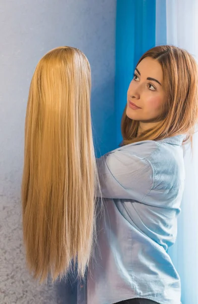 Parrucche Capelli Sintetici Naturali Concetto Bellezza Femminile — Foto Stock