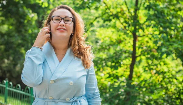 Estilo Vida Pessoas Negócios Senhora Mais Modelo Tamanho Terno Linho — Fotografia de Stock