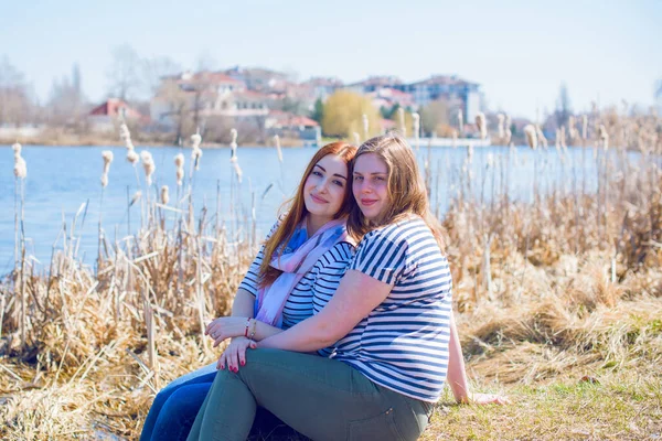 Concetto Vita Size Donne Giovani Donne Cammino Donne Sovrappeso Tra — Foto Stock