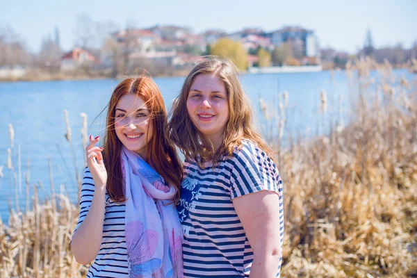 Koncept Života Velikosti Ženy Mladé Dámy Procházce Ženy Nadváha Mezi — Stock fotografie