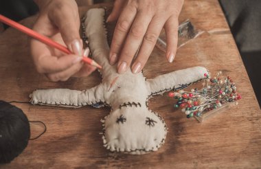 Voodoo Büyüsü. Oyuncak bebekli cadılık. Sihir kavramı.