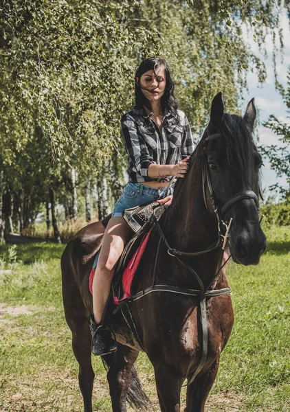 Woman Enjoying Horse Company Young Beautiful Woman Dressed Plaid Shirt — Stock Photo, Image