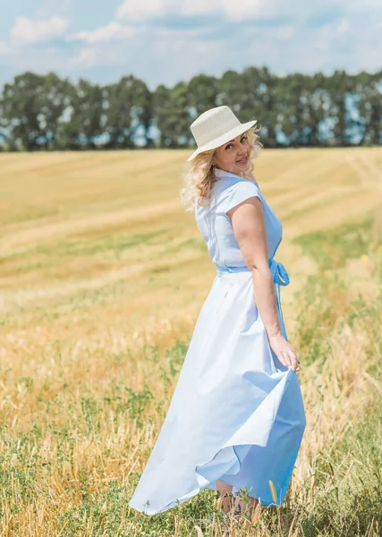 Country Vintage Mix Stil Storlek Kvinna Mjuk Bomull Lätt Klänning — Stockfoto