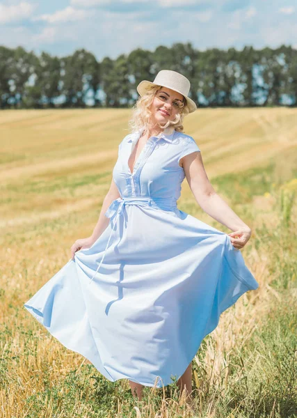 Estilo Country Vintage Mix Además Mujer Tamaño Suave Vestido Ligero — Foto de Stock