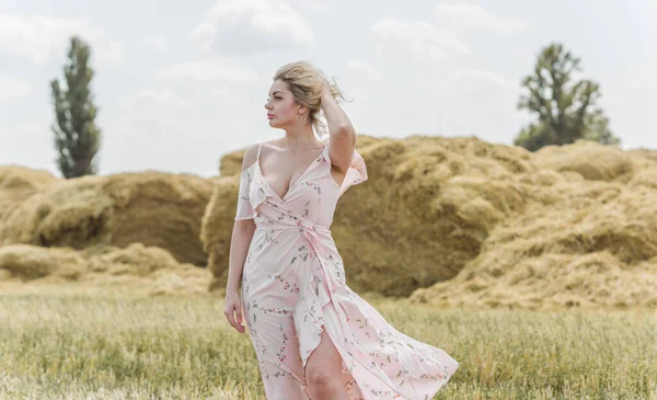 Estilo Country Vintage Mix Además Mujer Tamaño Suave Vestido Ligero —  Fotos de Stock