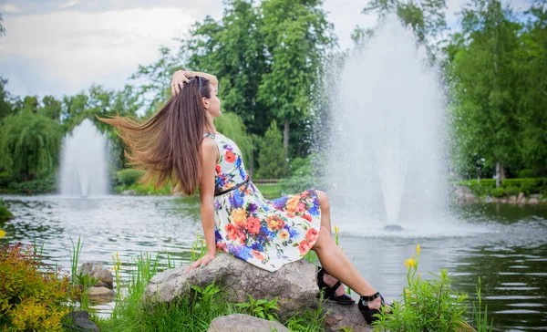 Hispanic Pretty Young Woman Rest Summer Time Latina Woman Relax — Foto de Stock