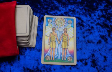 Masada Astrolojik Semboller kartları, esrarengiz kavramlar, falcılık ve tahminler var. Avrupa ve Romanya 5 Haziran: İllüstrasyon Editörü