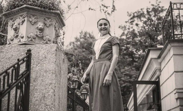 Natureza Férias Verão Férias Conceito Pessoas Jovem Árabe Mulher Parque — Fotografia de Stock