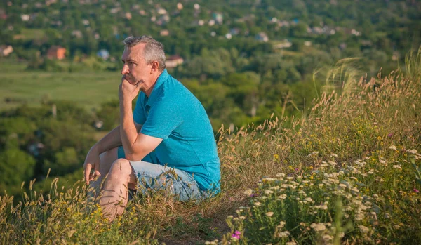 Homme Européen Mature Avec Une Humeur Philosophique Nature Concept Vie — Photo