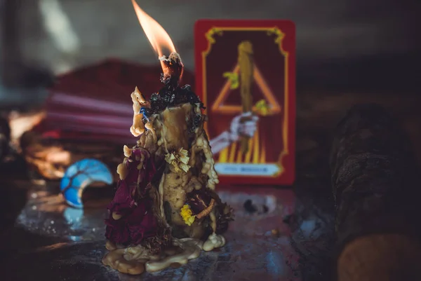 Quemaduras Velas Altar Magia Entre Velas Energía Negativa Limpia Concepto —  Fotos de Stock