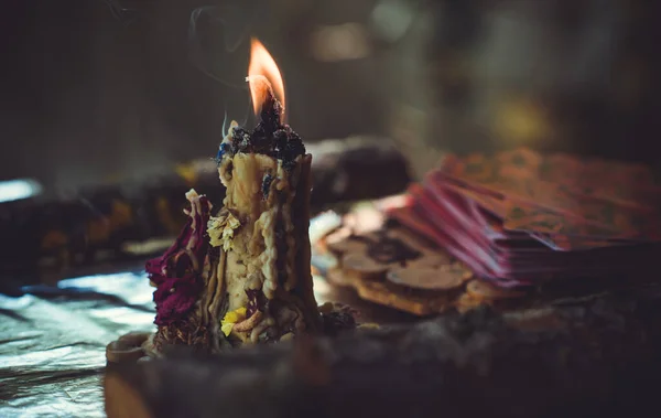 Kaarsen Branden Het Altaar Magie Tussen Kaarsen Schone Negatieve Energie — Stockfoto