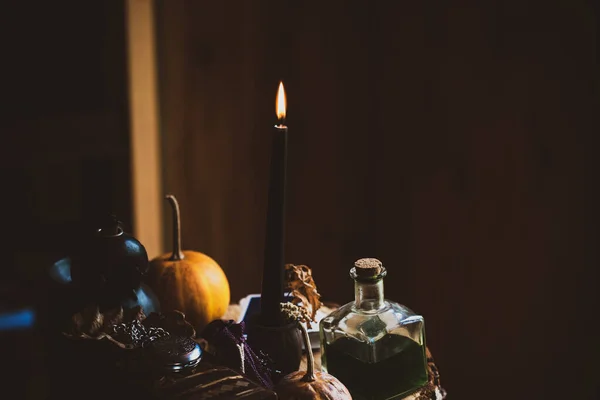 Kerzen Brennen Auf Dem Altar Magie Zwischen Kerzen Saubere Energie — Stockfoto