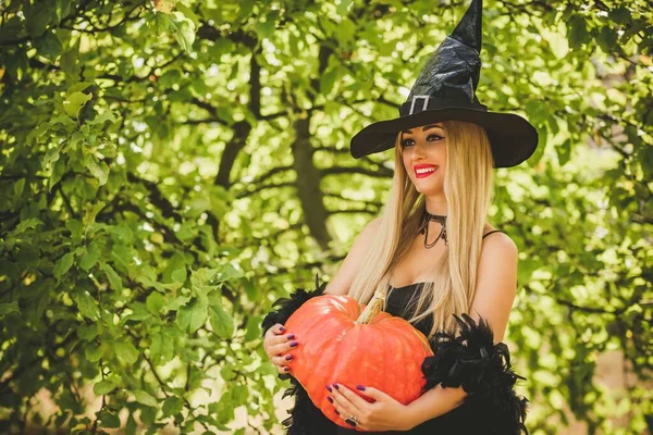 Halloweenkor Plusz Egy Kis Boszi Ünneplés Jelmezek Ötletek Bulira Hölgy — Stock Fotó